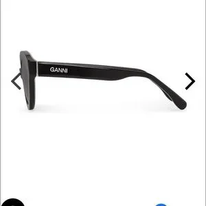 Ganni Chunky Round Sunglasses Ganni | Accessories | Ganni Chunky Round Sunglasses | Poshmark main image 4
